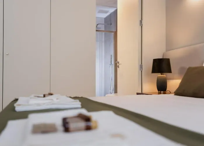 Cc Downtown Palace - H