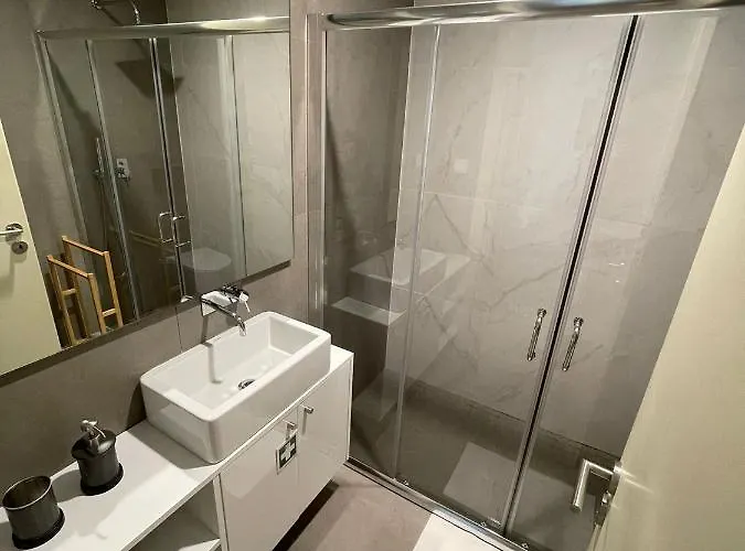 Cc Downtown Palace - H